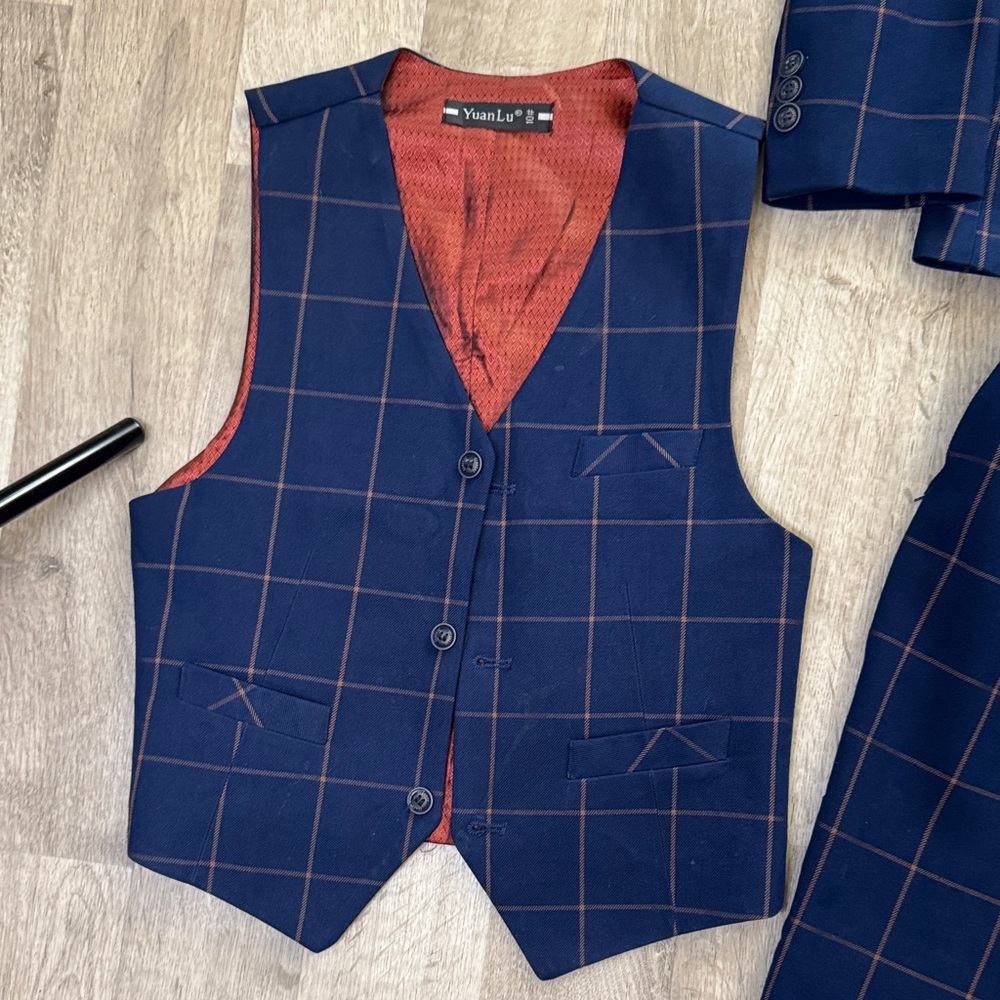 Yuan Lu Boys Navy Checkered Suit with Vest 3 piece suit size 10 - Picture 3 of 9